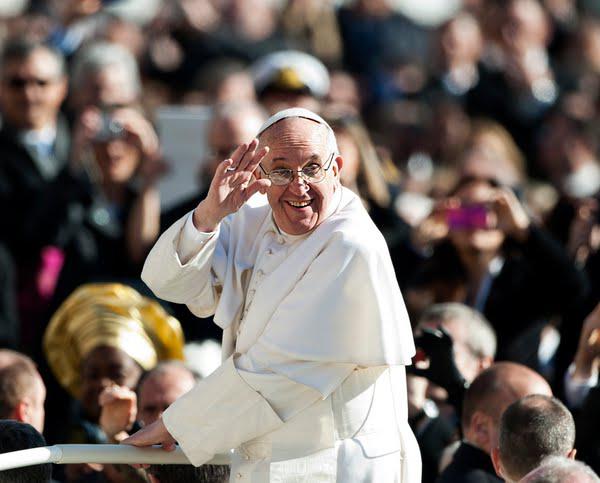 Een paar jaren geleden richtte paus Franciscus zich op 1 oktober heel bijzonder tot de ouderen.  © KIN
