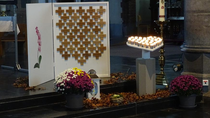 Gebedsdienst Allerheiligen © J. Follet