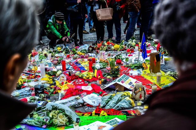 Mensen tonen solidariteit na de aanslagen in Brussel Mensen tonen solidariteit na de aanslagen in Brussel