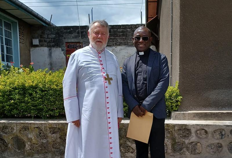 Priester Henri Ciza generaal-vicaris van het bisdom Goma in afwezigheid van Mgr. Willy Ngumbi Ngengele 