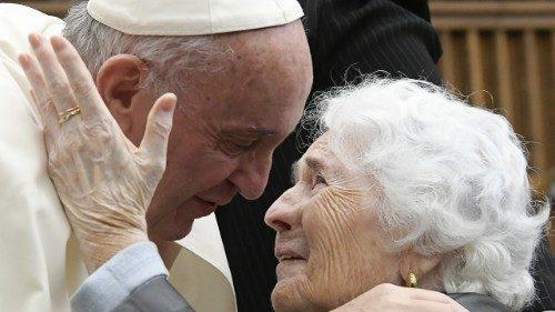 Paus Franciscus draagt de ouderen in zijn hart © Vatican Media