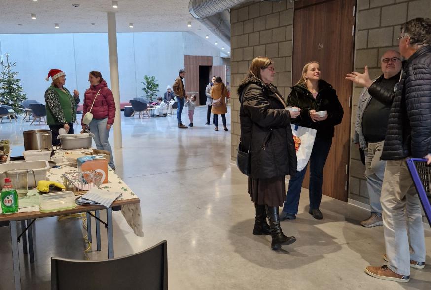 Soep op de stoep: bib Stekene 