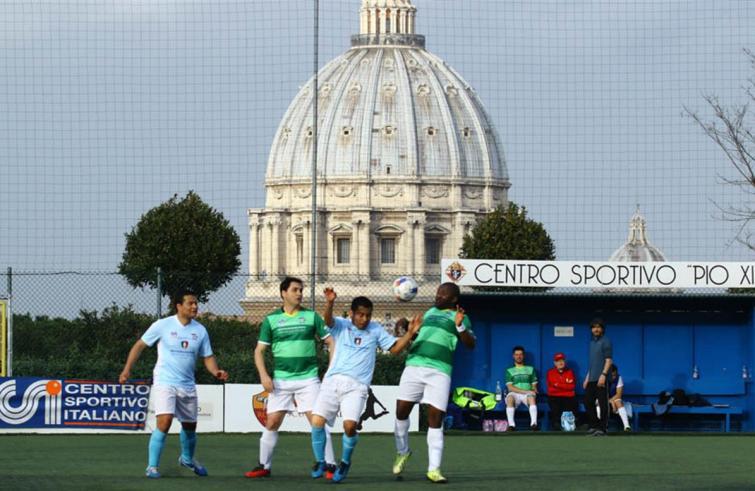 Voetbal in het sportcentrum van het Vaticaan © SIR