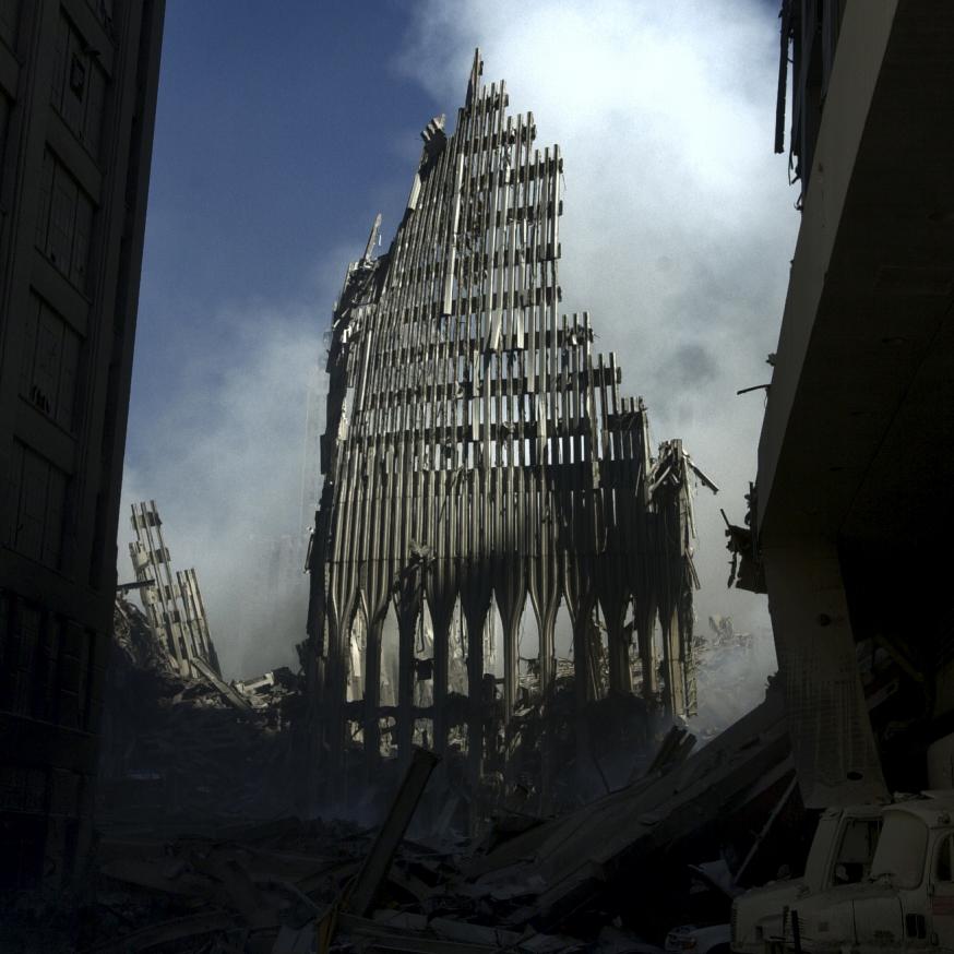 De ruïnes van de zuidtoren na de aanslagen van 9/11 © Wikipedia