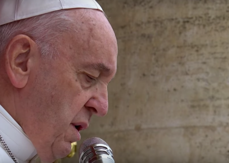 Na de traditionele ‘Urbi et orbi’(-zegen verklaarde paus Franciscus dat hij zich verbonden voelt met de slachtoffers die met Pasen zijn geraakt door rouw en pijn © VaticanMedia Na de traditionele ‘Urbi et orbi’(-zegen verklaarde paus Franciscus dat hij zich verbonden voelt met de slachtoffers die met Pasen zijn geraakt door rouw en pijn © VaticanMedia