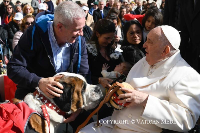 Paus Franciscus, vlak voordat hij woensdag naar het ziekenhuis moest © Vatican Media