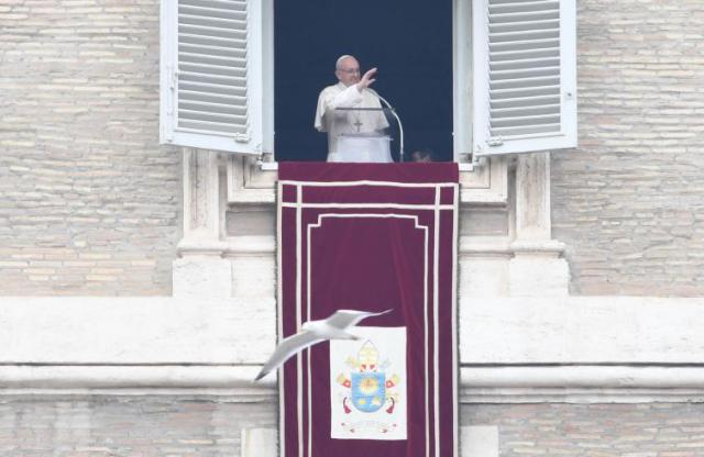 Paus Franciscus tijdens het Angelus © OSR/SIR