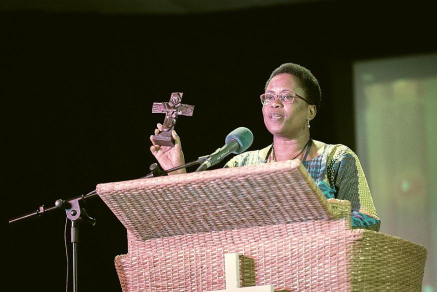 De lutherse predikant Elieshi Ayo Mungure (LWF) bij het slot van de bijeenkomst in Arusha © Albin Hillert/WCC