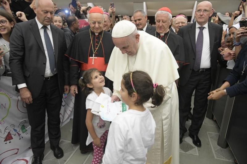 Paus Franciscus had zaterdag een ontmoeting met jongeren © Vatican Media