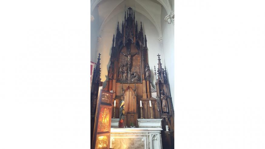Zijaltaar H. Kruis in de kerk van De Klinge © Lucrèce Ongenaert