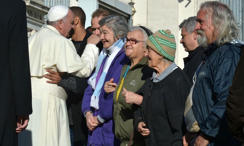 Paus Franciscus opent het wassalon in Rome © Sant'Egdio Paus Franciscus opent het wassalon in Rome © Sant'Egdio
