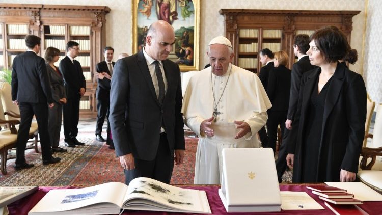 President Berset bij paus Franciscus © Vaticaan Media President Berset bij paus Franciscus © Vaticaan Media